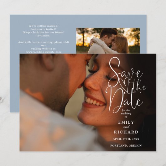 Dusty Blue 2 Foto Elegante Script Wedding QR Code Save The Date (Vorne/Hinten)