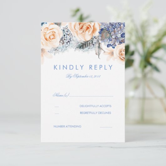 Dusty Blue and Peach Floral Wedding RSVP Card (Stehend Vorderseite)