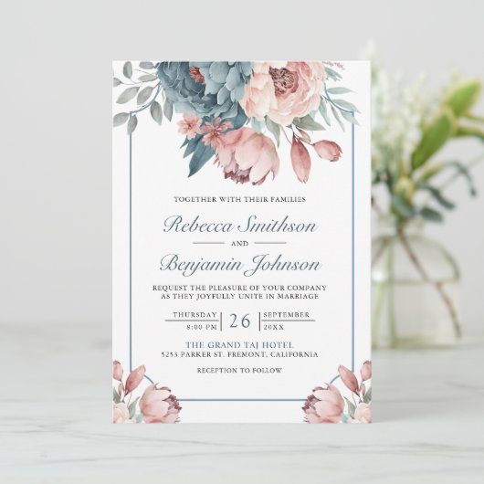 Dusty Blue and Pink Floral QR Code Wedding Einladung (Stehend Vorderseite)
