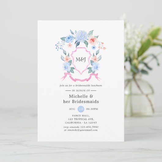 Dusty Blue and Pink Wappen Bridesmaids Luncheon Einladung (Stehend Vorderseite)