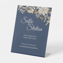 Dusty Blue Autumn Boho Wedding Selfie Station Sockelschild