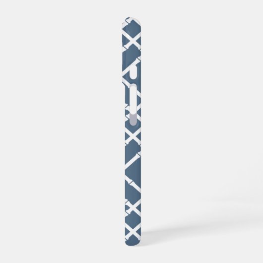 Dusty Blue Bamboo Lattice Muster Monogram iPhone 16 Hülle (Linke Seite)