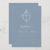 Dusty Blue Baptism Elegante Imitate Silver Wappen Einladung (Vorne/Hinten)