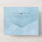 Dusty Blue Barely Es Plätze Hochzeitstextur All In One Einladung (Rückseite)