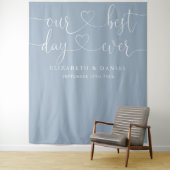 Dusty Blue Best Day Ever Heart Script Wedding Wandteppich (Beispiel)