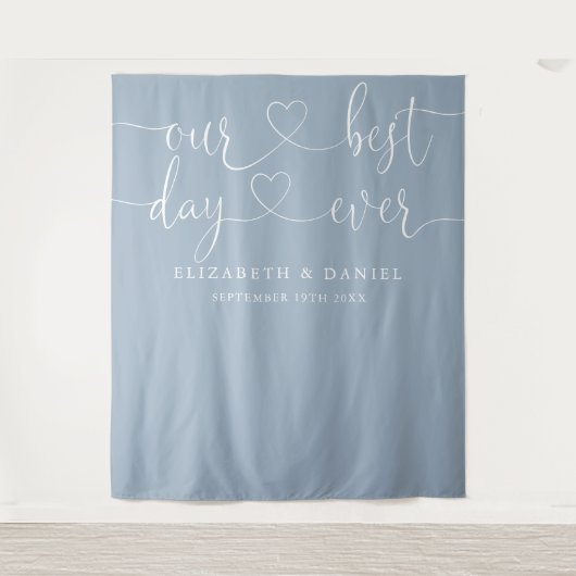 Dusty Blue Best Day Ever Heart Script Wedding Wandteppich (Vorderseite)