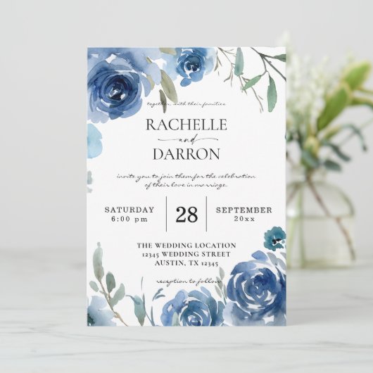 Dusty Blue & Blue Floral Wedding Einladung (Stehend Vorderseite)
