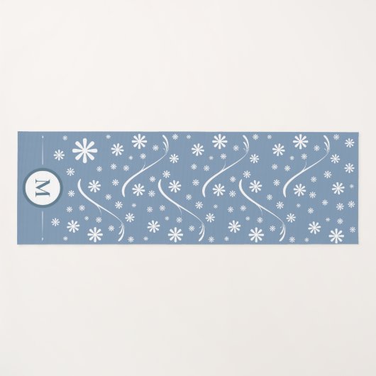 Dusty Blue Blume Power Monogram Yogmata Yogamatte (Vorderseite (Horizontal))