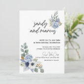 Dusty Blue Blume Wedding Foto Einladung (Stehend Vorderseite)