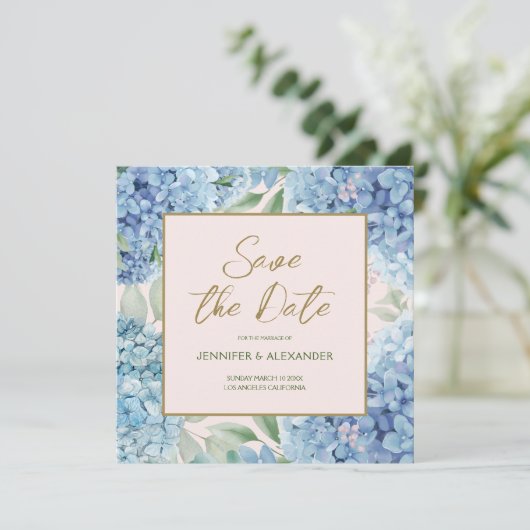 Dusty Blue Blush Hydrangea Square Save the Date Einladung (Stehend Vorderseite)