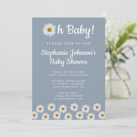 Dusty Blue Bohemisch Daisies Oh Baby Shower Einladung (Stehend Vorderseite)
