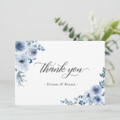 Dusty Blue Bohemisch Pastel Floral Wedding Flat Dankeskarte (Stehend Vorderseite)