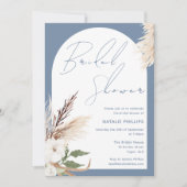 Dusty Blue Boho Arch White Floral Brautparty Einladung (Vorderseite)