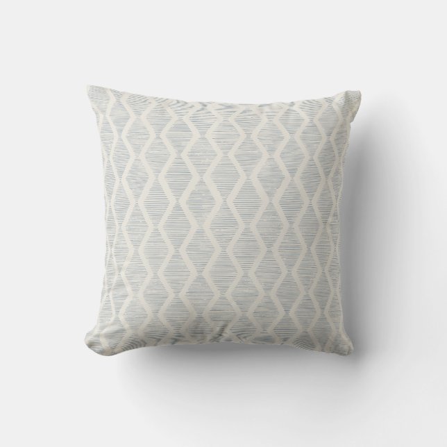 Dusty Blue Boho Coastal Geometric Diamond Kissen (Vorderseite)