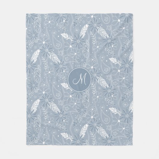 Dusty Blue Boho Feathers Blume Piss Monogramm Fleecedecke (Vorderseite)
