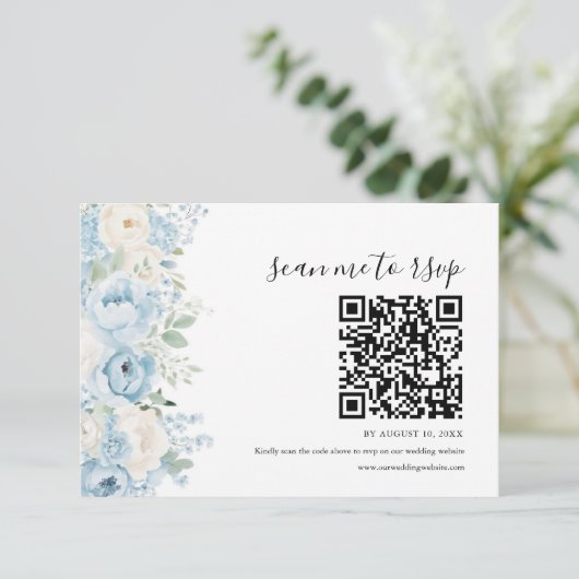 Dusty Blue Boho Floral Wedding QR Code RSVP Karte (Stehend Vorderseite)