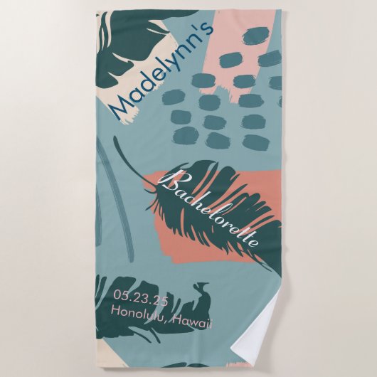 Dusty Blue Boho Wedding Party für Personalisiert Strandtuch (Vorderseite)