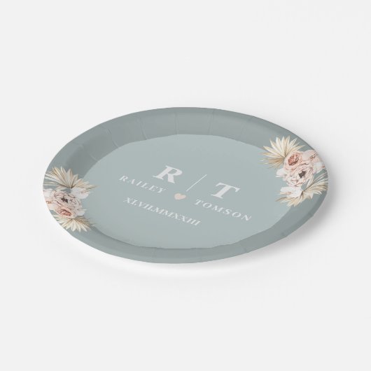Dusty Blue Botanical Boho Elegant Wedding Monogram Pappteller (Schrägansicht)