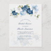Dusty Blue Botanical Floral Brautparty Einladungspostkarte (Vorderseite)