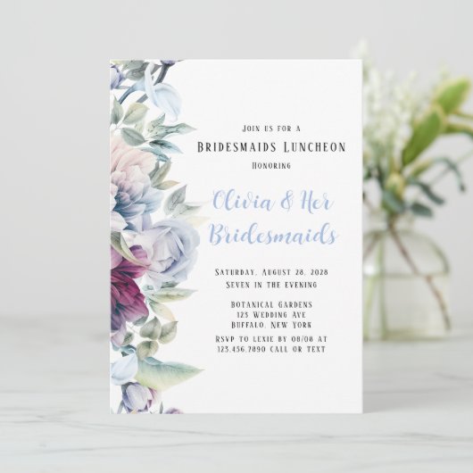 Dusty Blue Botanical Florals Bridesmaids Luncheon Einladung (Stehend Vorderseite)