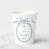 Dusty Blue Bow griechischer Rahmen Taufe Pappbecher (Vorderseite)