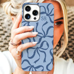 Dusty Blue Bow Monogram iPhone 16 Pro Max Hülle<br><div class="desc">Dress up your phone in style mit diesem schicken und trendigen dusty blue Gehäuse! Mit einem spielerischen Muster von handgezeichnet Bögen und personalisiert mit Ihrem Monogramm ist dieser Fall die perfekte Mischung aus Mode und Funktion. Aus langlebigen Materialien gefertigt, um Ihr Telefon vor alltäglichen Stößen und Kratzern zu schützen. Eine...</div>
