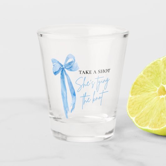 Dusty Blue Bow Sie bindet das Brautparty des Knote Schnapsglas (Vorderseite)