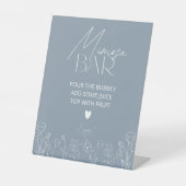 Dusty Blue Brautparty Mimosa Bar Sign Sockelschild (Vorderseite)