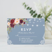 Dusty Blue Burgundy Floral Lights Lace RSVP Karte (Stehend Vorderseite)