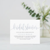 Dusty Blue Calligraphy Bridal Dusche Einladung (Stehend Vorderseite)