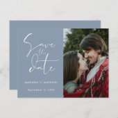 Dusty Blue Calligraphy Save the Date Wedding Foto Einladungspostkarte (Vorne/Hinten)