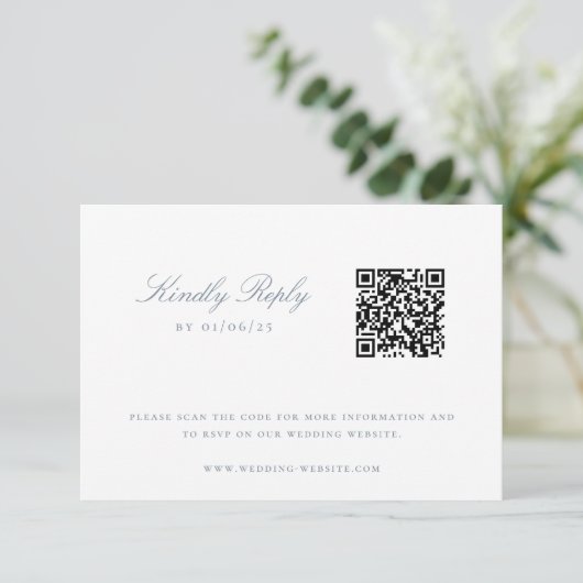 Dusty Blue Chinoiserie Wedding QR Code Einladung (Stehend Vorderseite)