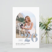 Dusty Blue Class of 2025 Arch Foto Abschluss (Stehend Vorderseite)