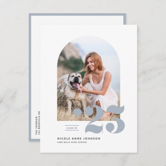 Dusty Blue Class of 2025 Arch Foto Abschluss Einladungspostkarte (Vorne/Hinten)