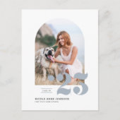 Dusty Blue Class of 2025 Arch Foto Abschluss Einladungspostkarte (Vorderseite)