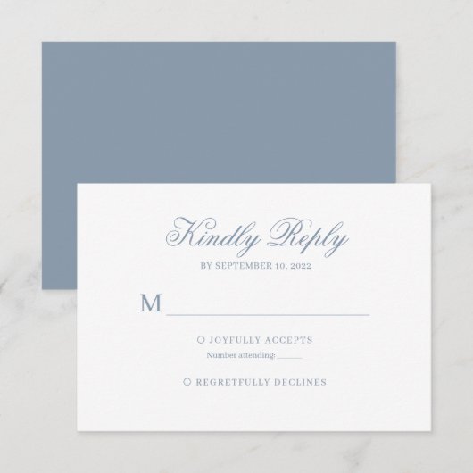 Dusty Blue Classic Calligraphy Script Wedding Rsvp Karte (Vorne/Hinten)