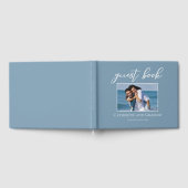 Dusty Blue Coastal Wedding Couple Foto Gästebuch (Voll)
