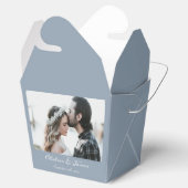 Dusty Blue Elegant Calligraphy Foto Wedding Geschenkschachtel (Geöffnet)