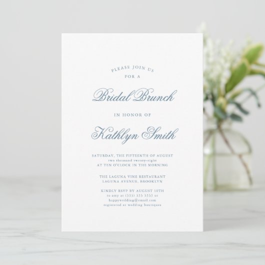 Dusty Blue Elegant Classic Script Bridal Brunch Einladung (Stehend Vorderseite)