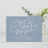 Dusty Blue Elegant Einfache handgeschriebene Kalli Save The Date (Stehend Vorderseite)