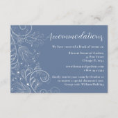 Dusty Blue Elegant Floral Hochzeitsunterkünfte Begleitkarte (Vorderseite)