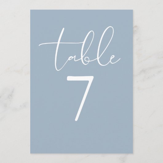 Dusty Blue Elegant Modern Script Table Number Einladung (Rückseite)