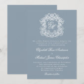 Dusty Blue Elegant Monogram Crest Wedding Einladung (Vorne/Hinten)