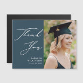 Dusty Blue Elegant Script Abschluss Vielen Dank Magnetkarte (Vorne/Hinten)