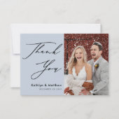 Dusty Blue Elegant Script Modernes Foto Hochzeit Dankeskarte (Vorderseite)