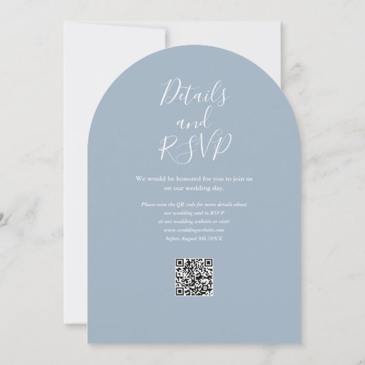 Dusty Blue Elegant Script QR Code Arch Wedding Einladung (Rückseite)