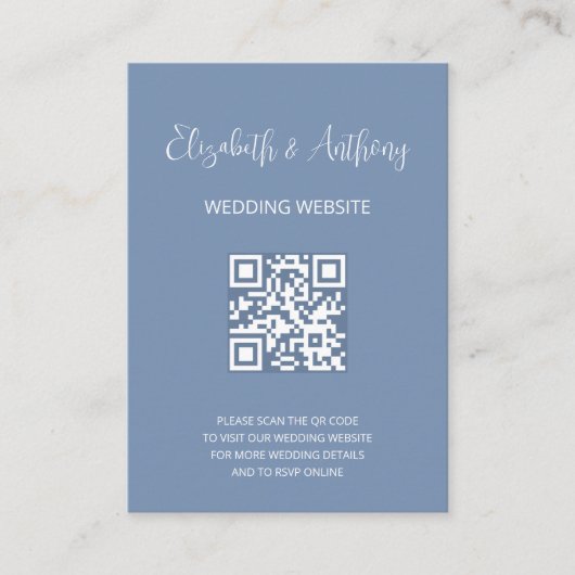 Dusty Blue Elegant Script | QR Code Wedding RSVP Begleitkarte (Vorderseite)