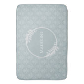 Dusty Blue Elegante Damask Personalisiert Badematte (Vorderseite Vertikal)
