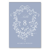 Dusty Blue Elegante French Floral Wappen Tischnummer (Vorderseite)