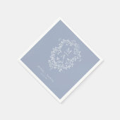 Dusty Blue Elegante French Floral Wappen Wedding Serviette (Ecke)